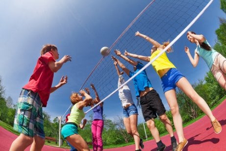 NIÑO VOLEIBOL